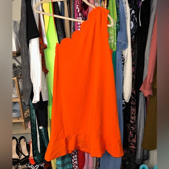 Victoria Beckham off shoulder mini dress - Picture 5 of 5